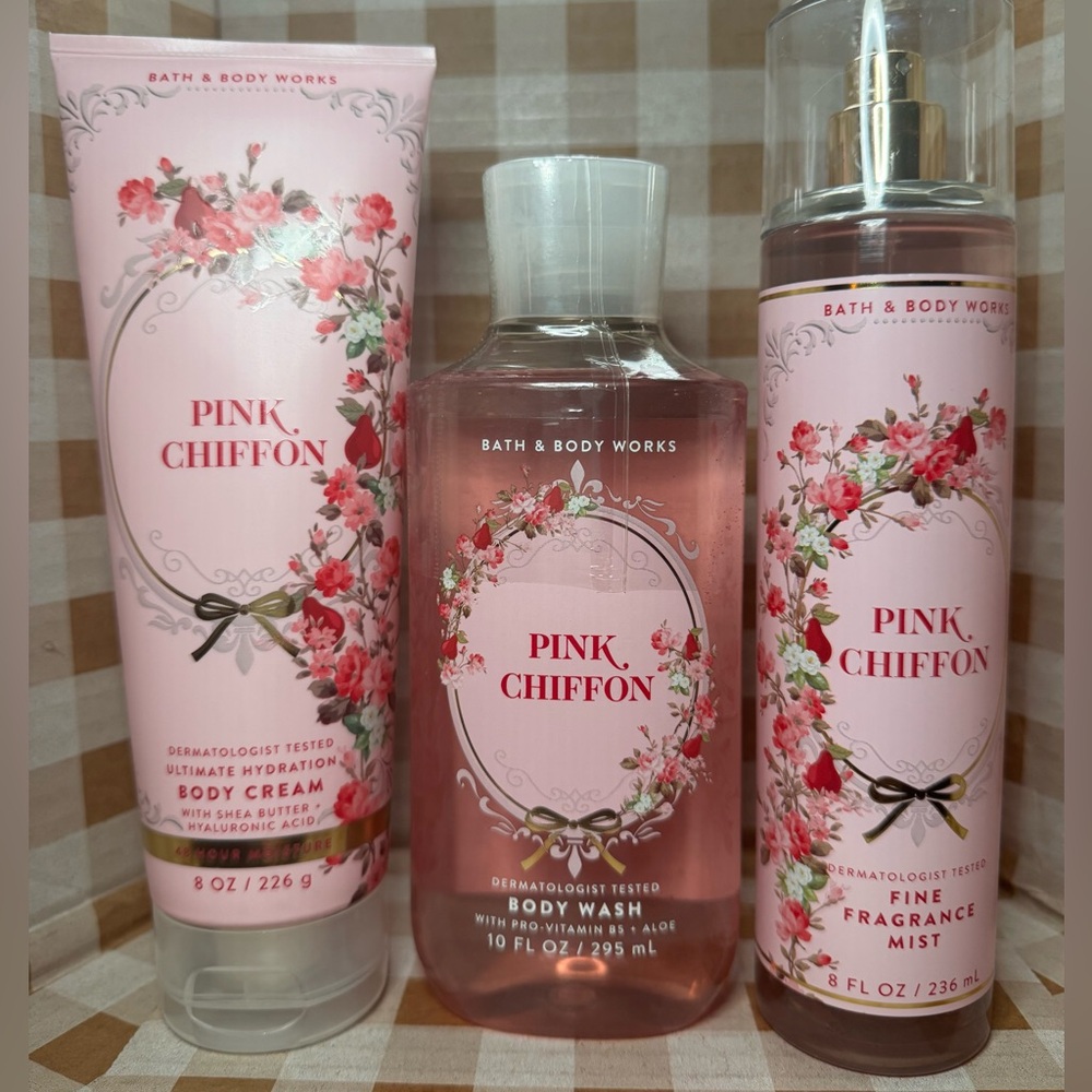 NEW B&BW💕Pink Chiffon 3 piece Body Care Set w/ body wash, body cream and more - Picture 2 of 4